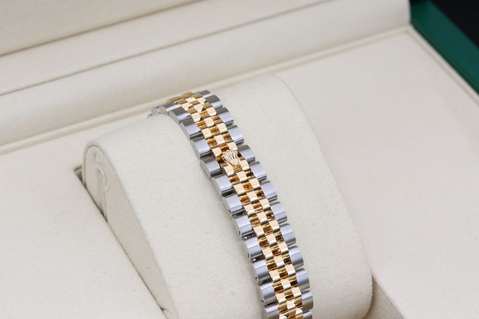 Rolex Datejust Lady 28 279173 Image 3